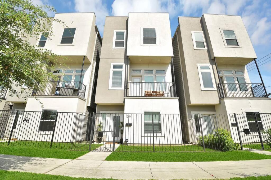 Amazing Rooftop! Downtown Skyline Views!!! Sleeps 15 Houston Zewnętrze zdjęcie